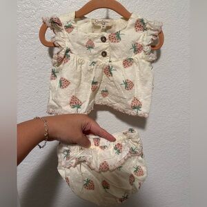 Jessica Simpson Cream Strawberry Print Baby Top and Bloomers